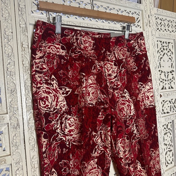 NWT Soft Surroundings Red & Gold Floral Perfect Ponte Straight Leg Serrano Pants - Picture 2 of 8